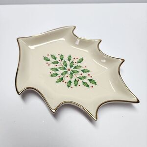 Lenox Christmas Holiday Leaf  Tray with Holly and Berries